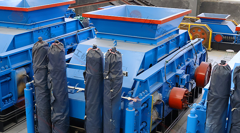  鈉長(zhǎng)石大型全自動(dòng)液壓對(duì)輥制砂機(jī)價(jià)格多少？