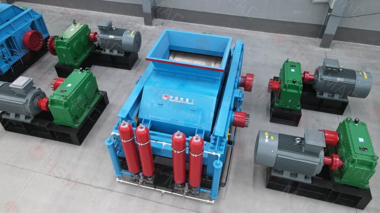 麻古石制砂設(shè)備怎么選？華盛銘對輥破耐用省電兩不誤