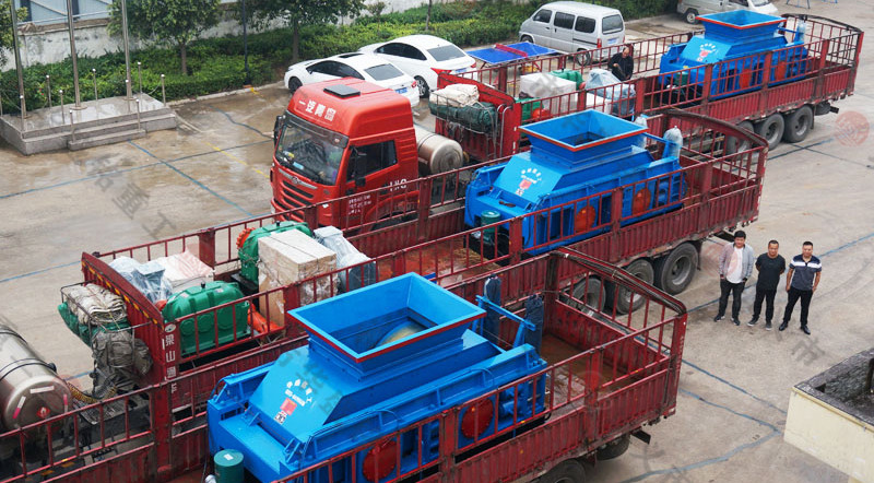 常用輥壓制砂機(jī)有幾種型號(hào)？?jī)r(jià)格多少一臺(tái)