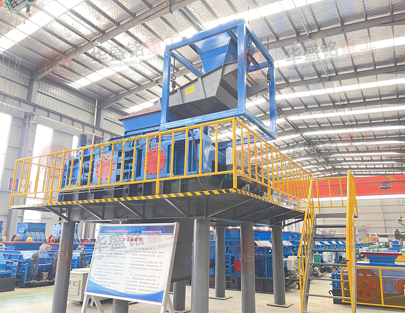 時產(chǎn)300噸雙輥制砂機怎么樣？石灰石制砂用什么設(shè)備？